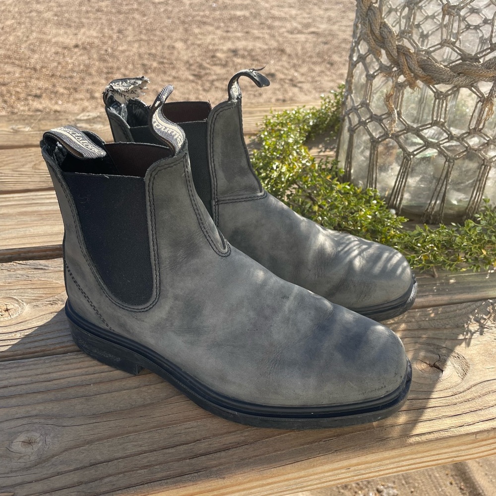 Blundstone WOMEN'S DRESS CHELSEA BOOTS - RUSTIC BLACK US 8 AU/UK 5